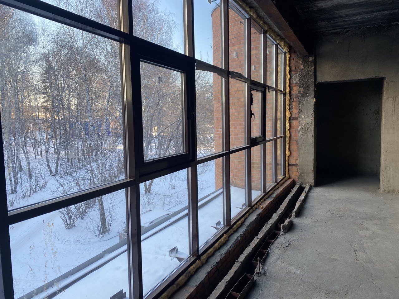 Панорамное остекление коммерческого помещения