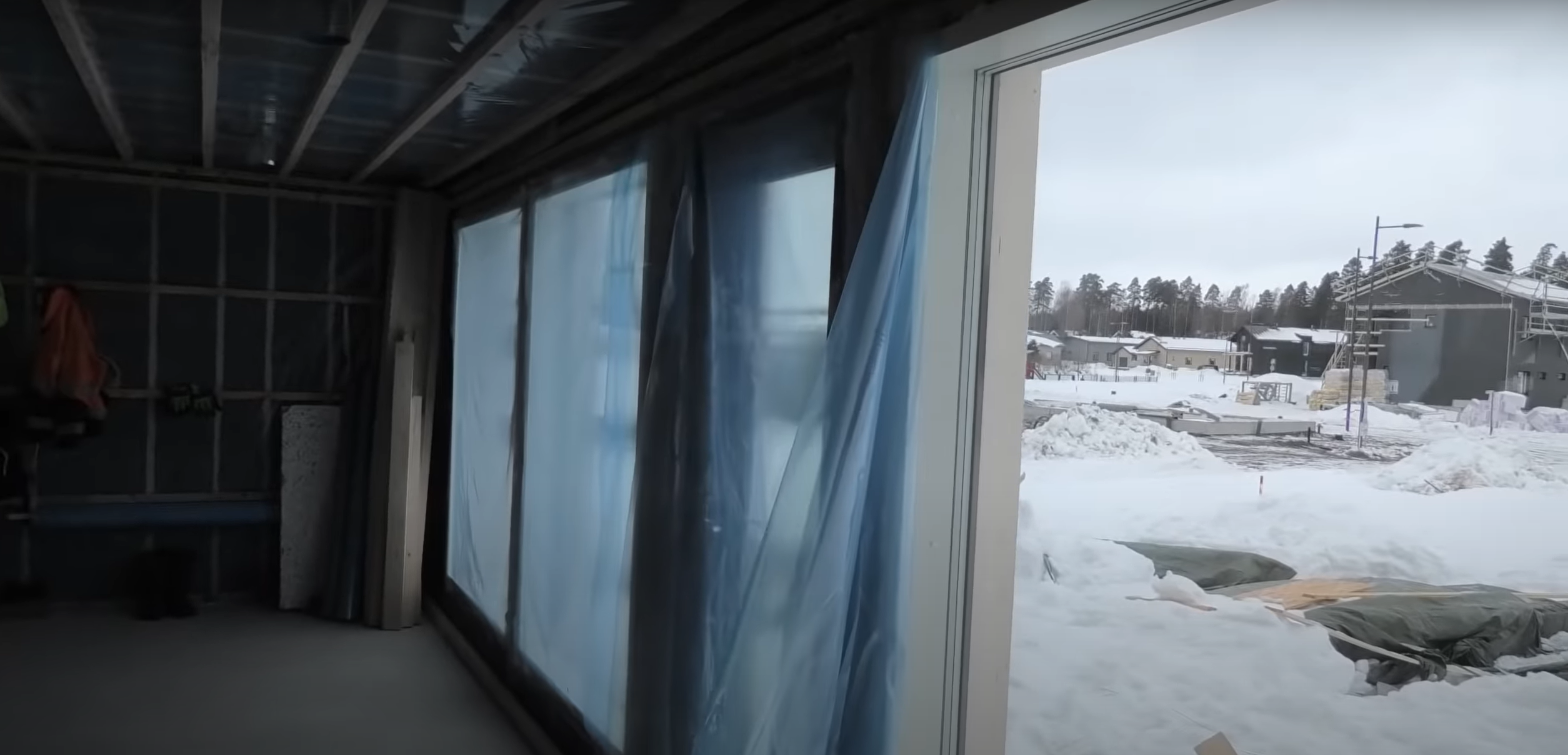 https://tyumen.delaem-okna.ru/storage/app/uploads/public/63f/318/d03/63f318d035ce5630009814.png